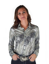 Mint Foil Lightweight Animal Print Stretch Jersey Pullover Button-Up